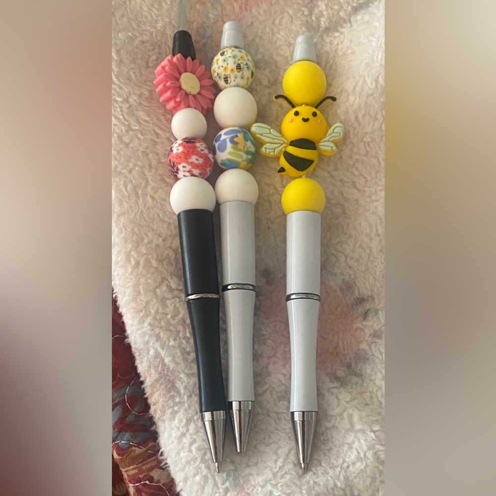 Cute Bee and Floral Top Pen- Yellow, Black, Gray